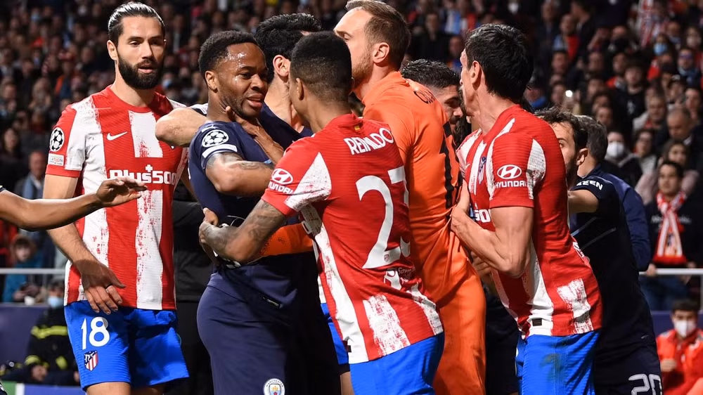 Cầu thủ Man City và Atletico cãi vã, suýt đánh nhau trong đường hầm ảnh 1
