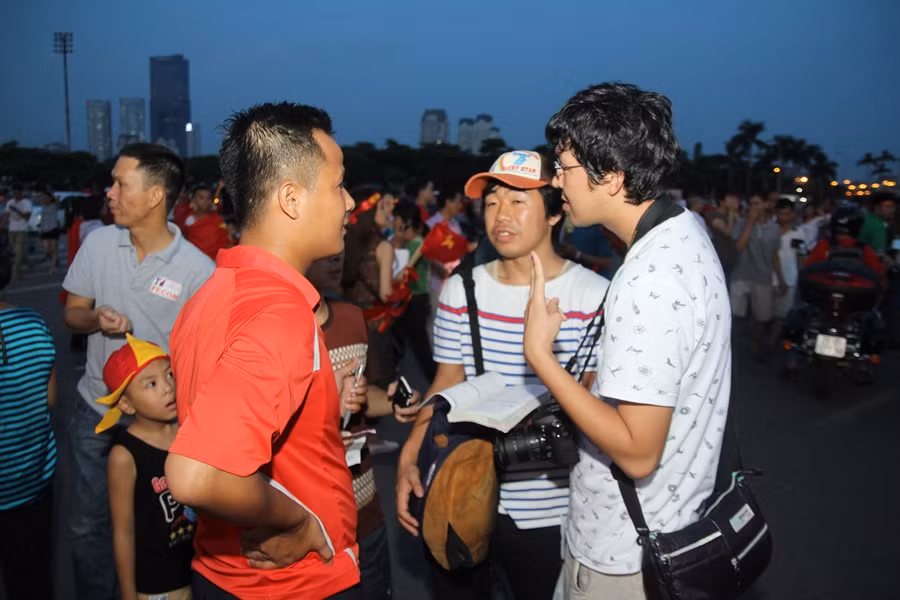 [Photo] "Chảo lửa" Mỹ Đình rực đỏ trong trận chung kết U19 ảnh 16