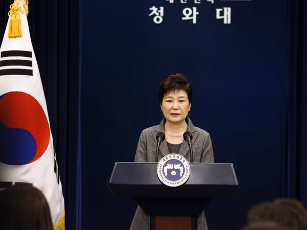 Bà Park Geun-Hye từ chức không ảnh hưởng cuộc gặp Nhật-Hàn-Trung ảnh 1