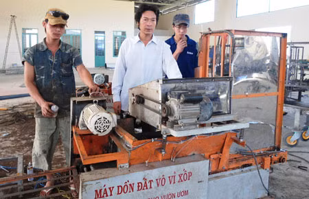 Bất ngờ với những sáng chế của 'nhà khoa học' chỉ học hết lớp 8 ảnh 1
