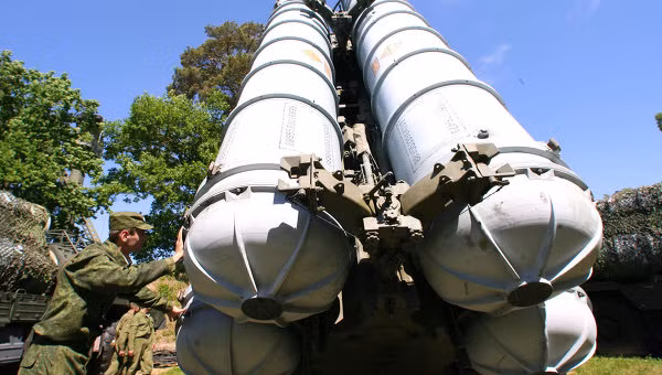 Nga chuyển giao 4 hệ thống phòng không S-300 cho Belarus ảnh 1