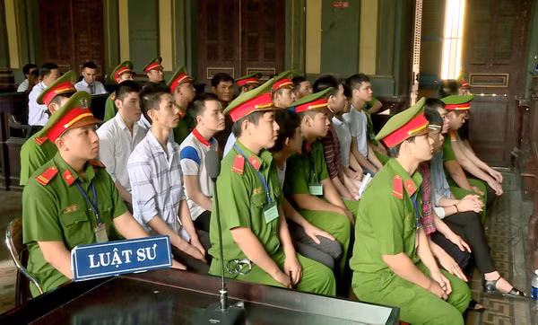 Tuyên y án sơ thẩm đối với 14 bị cáo đặt bom sân bay Tân Sơn Nhất ảnh 1