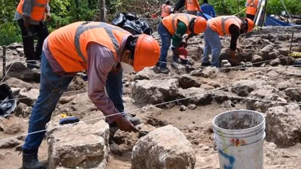 Mexico khai quật kho báu khảo cổ ẩn giấu dưới 'siêu dự án' đường sắt ảnh 1