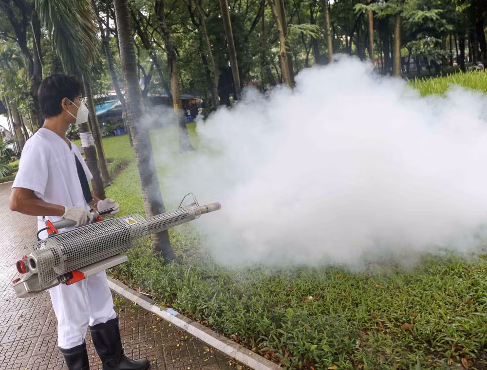 Hà Nội tăng cường chống dịch COVID-19, sốt xuất huyết, cúm A ảnh 1