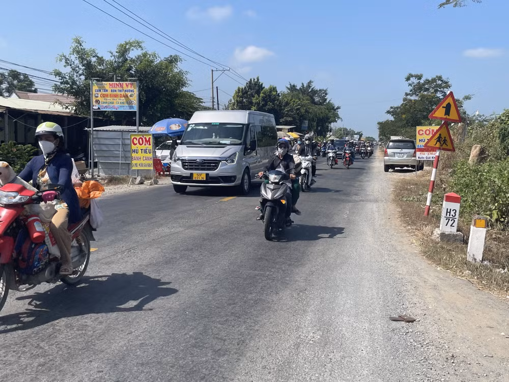 ttxvn_long_an_bo_giao_thong_van_tai_kiem_tra_khao_sat_tuyen_quoc_lo_62_2.jpeg