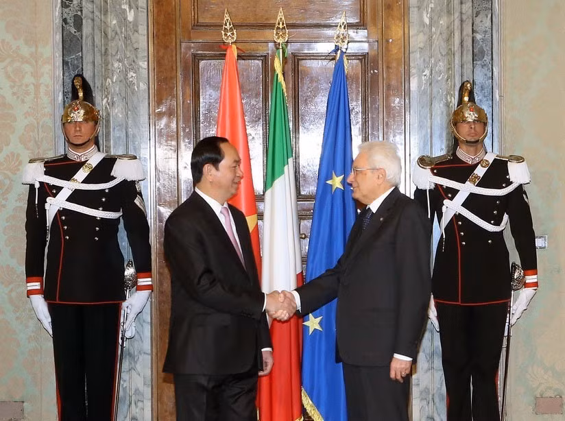 Điện mừng kỷ niệm 45 năm thiết lập quan hệ ngoại giao Việt Nam-Italy ảnh 1