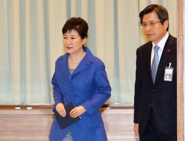 Tổng thống Park Geun-Hye xin lỗi toàn thể nhân dân Hàn Quốc ảnh 1