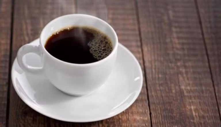 Mối liên hệ giữa đường, chất béo, cafein, alcon... và làn da mụn nám ảnh 2