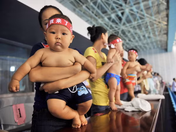 Trung Quốc nới lỏng chính sách dân số "một con" ảnh 1