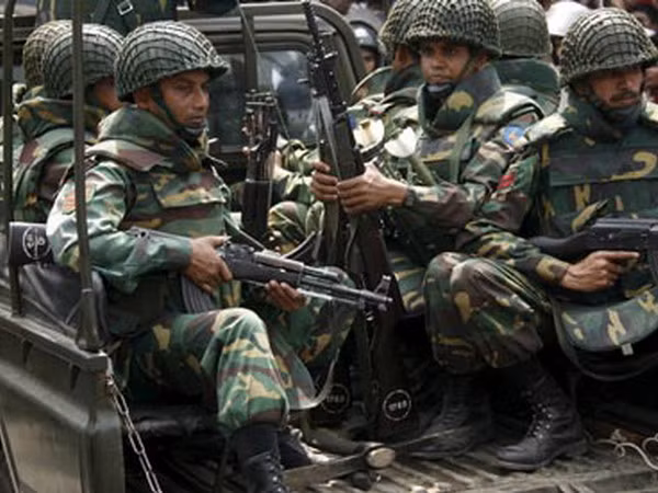 Quân đội Bangladesh bác âm mưu đảo chính chấm dứt khủng khoảng ảnh 1