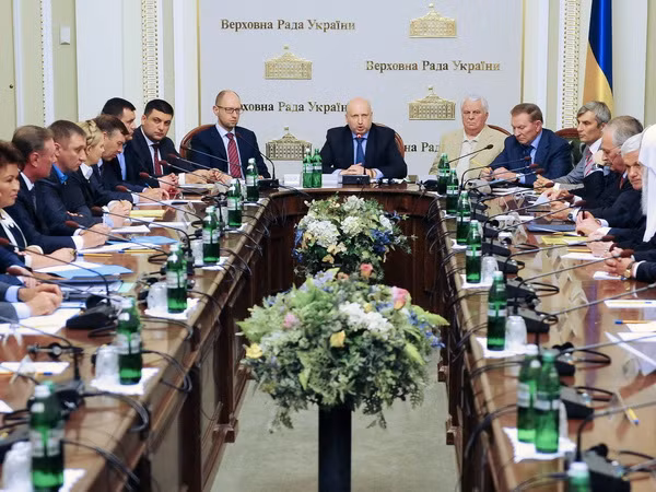 "Hội nghị bàn tròn thống nhất dân tộc" lần thứ ba tại Ukraine ảnh 1