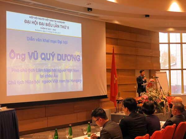Đại hội lần thứ hai Hiệp hội người Việt Nam tại Hungary ảnh 1