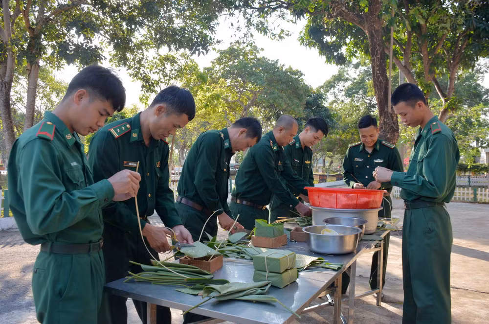 goi banh chung.jpg