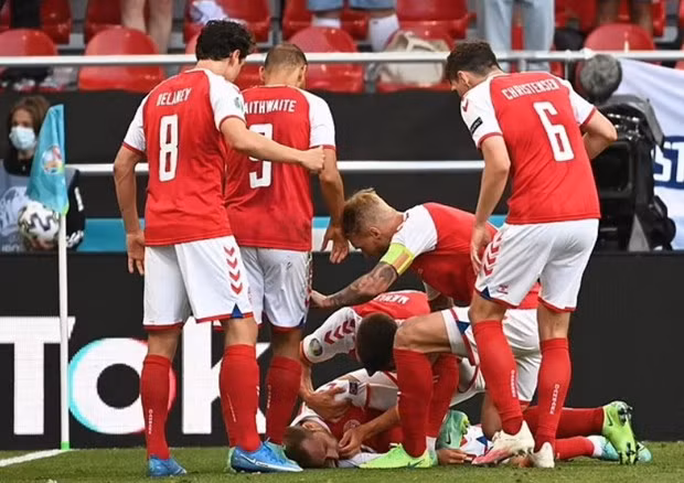 Chuyên gia phân tích về đột tử ở người trẻ sau vụ Christian Eriksen ảnh 1