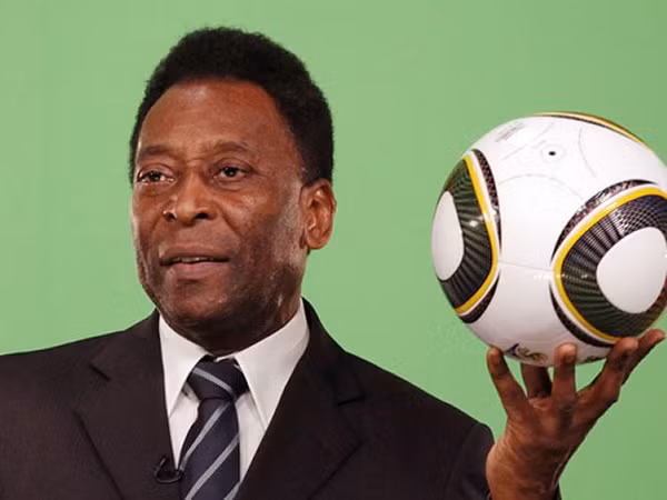 Người dân Brazil nghĩ thế nào về huyền thoại bóng đá Pele? ảnh 1