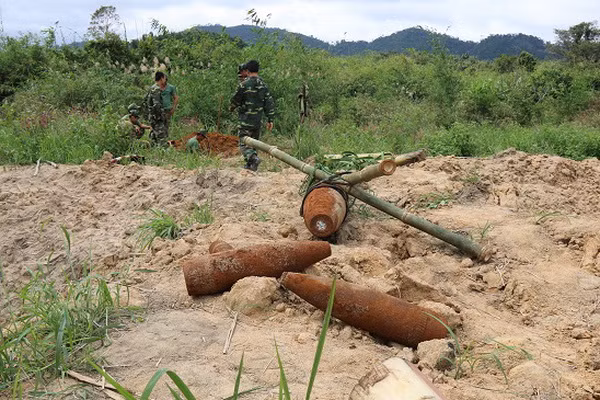 Đầu đạn phát nổ khiến 2 quân nhân tử vong và 3 người bị thương ảnh 1