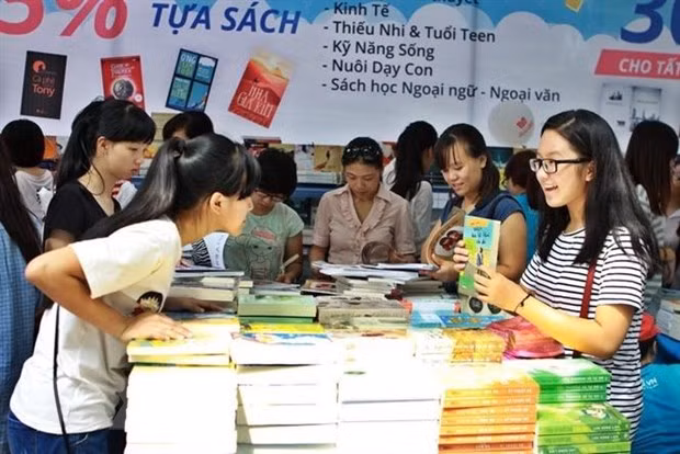 Phấn đấu đưa thêm 15.000-20.000 cuốn sách được trợ giá tới bạn đọc ảnh 1