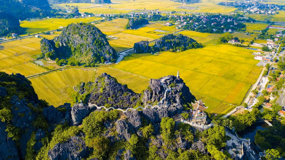 Sôi động tuần du lịch Ninh Bình 'Sắc vàng Tam Cốc-Tràng An' ảnh 1