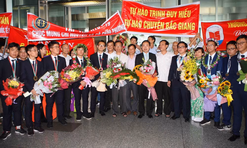 Bí quyết giành huy chương vàng Olympic Vật lý của chàng trai xứ Thanh ảnh 2
