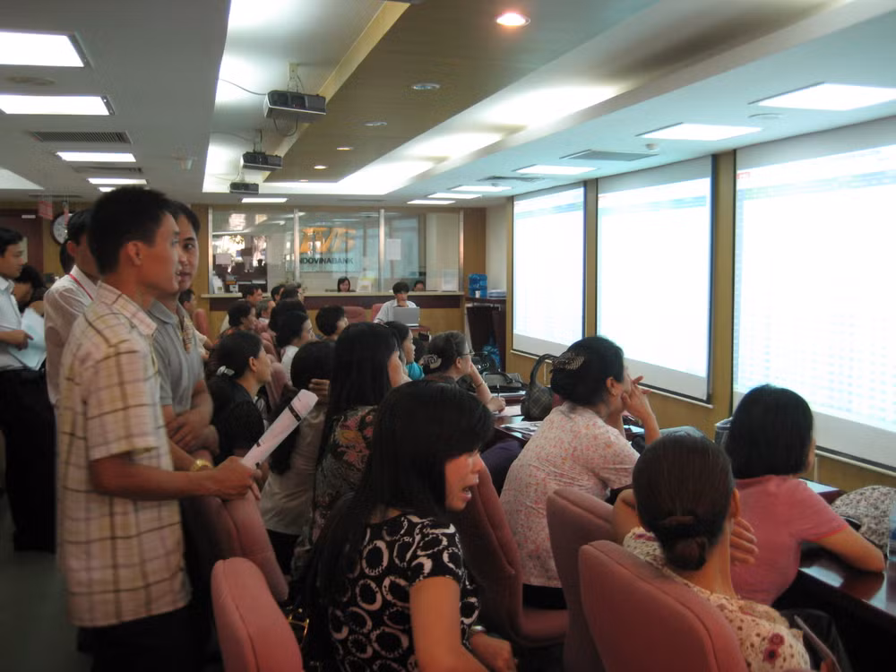 Tăng trưởng lợi nhuận ngành ngân hàng biến động lớn do COVID-19 ảnh 1