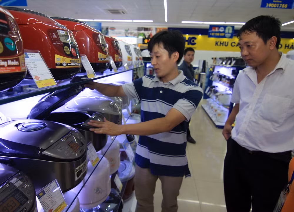 Ngày Vàng khuyến mại tại Hà Nội: Giá giảm sâu, chất lượng tốt ảnh 1