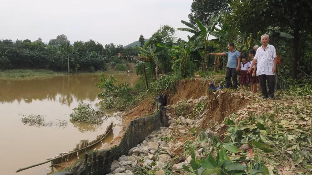 Thừa Thiên-Huế: Khẩn trương khắc phục tình trạng sạt lở bờ sông ảnh 1