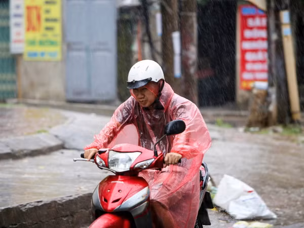 Đêm 19/4, các khu vực trong cả nước đều có mưa và dông ảnh 1