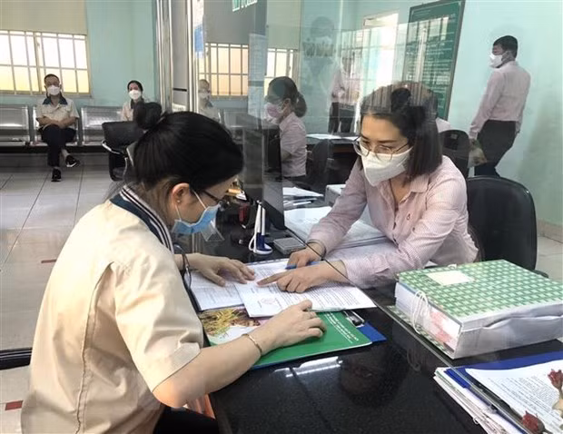 Kiểm soát lạm phát, cung ứng đủ vốn cho phục hồi, phát triển kinh tế ảnh 1