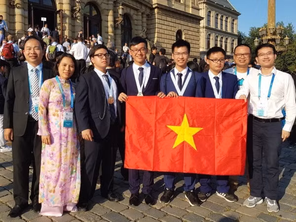 4 thí sinh Việt Nam tham dự Olympic Hóa học đều giành huy chương ảnh 1