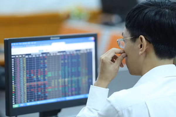 Chứng khoán tiếp đà tăng, chỉ số VN-Index có thêm hơn 7 điểm ảnh 1