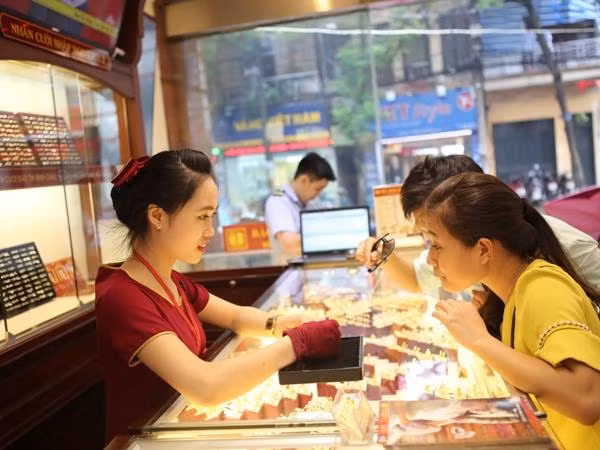 Hai thương hiệu vàng trong nước và tỷ giá trung tâm đảo chiều tăng nhẹ ảnh 1
