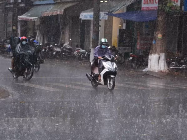 Bắc Bộ và Bắc Trung Bộ có mưa dông, nắng nóng giảm dần từ 7/7 ảnh 1
