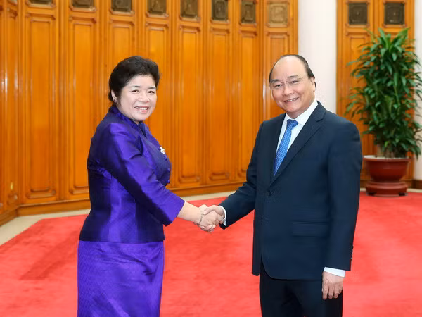 "Lào tự hào vì có người bạn lớn, tin cậy như Việt Nam đồng hành" ảnh 1