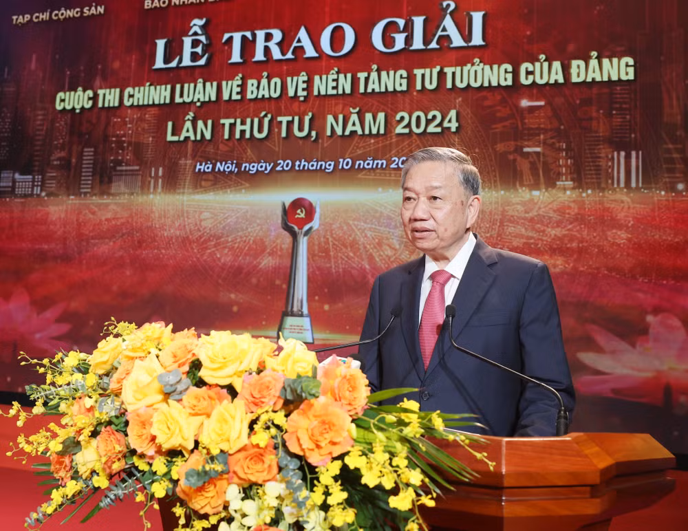 vna-potal-tong-bi-thu-chu-tich-nuoc-du-le-trao-giai-cuoc-thi-chinh-luan-ve-bao-ve-nen-tang-tu-tuong-cua-dang-lan-thu-tu-7661633-3796.jpg