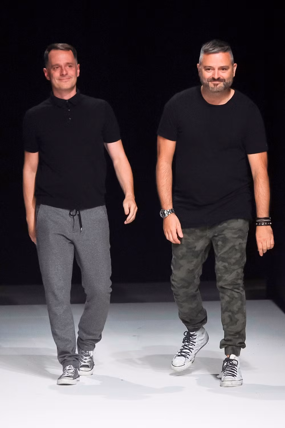 Kha Mỹ Vân sải bước đầy kiêu hãnh trên sàn diễn Paris Fashion Week ảnh 21