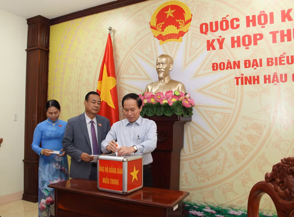 Tổng hợp ngày làm việc đầu tiên Kỳ họp thứ 10, Quốc hội khóa XIV ảnh 1