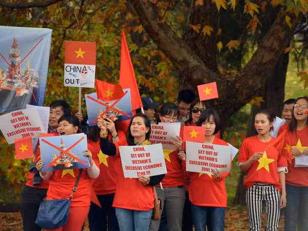 Tuần hành tại Angola và Australia phản đối Trung Quốc ngang ngược ảnh 1