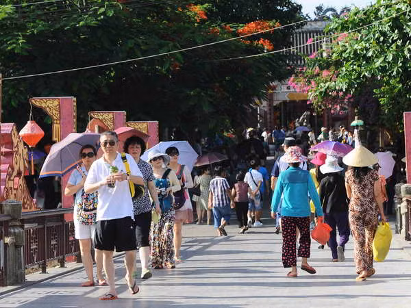Đảm bảo an toàn tuyệt đối cho du khách tại Việt Nam ảnh 1