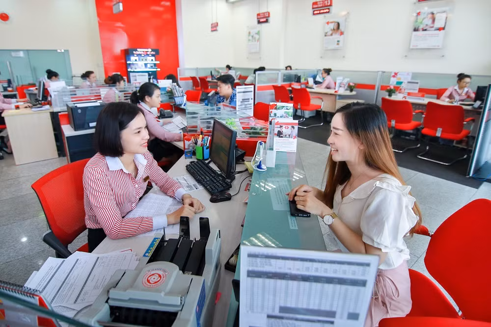 Lực lượng an ninh Techcombank Sóc Sơn chặn thành công cướp có vũ khí ảnh 1