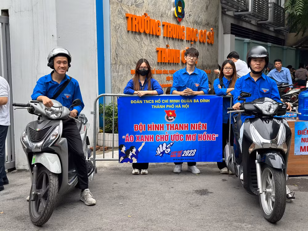 Tuổi trẻ Thủ đô ra quân tiếp sức cho các sỹ tử trong kỳ thi vào lớp 10 ảnh 6