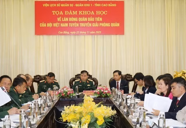 ttxvn_VN tuyen truyen giai phong quan.jpg
