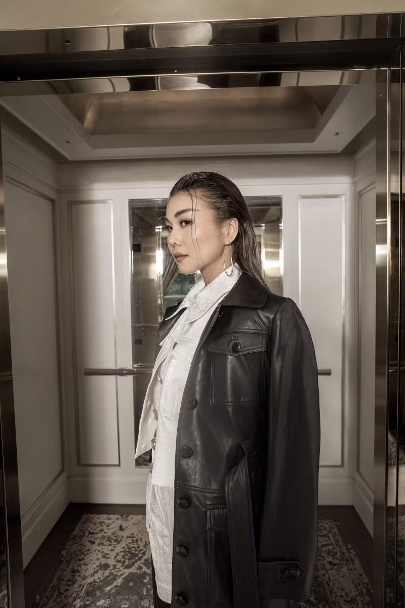 Thanh Hằng, Hà Hồ diện trang phục của Công Trí trên Vogue Paris ảnh 6