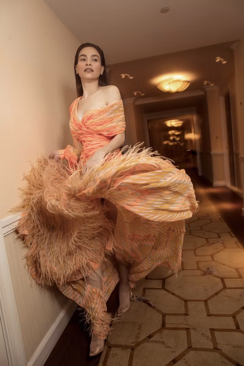 Thanh Hằng, Hà Hồ diện trang phục của Công Trí trên Vogue Paris ảnh 11