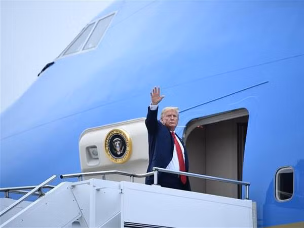 Sau cuộc gặp lịch sử, Tổng thống Mỹ Donald Trump rời Hàn Quốc ảnh 1