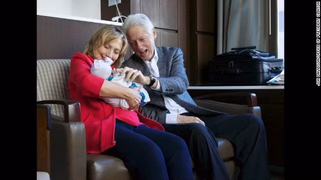 Gia đình nhà Clinton chào mừng thành viên mới ra đời ảnh 2