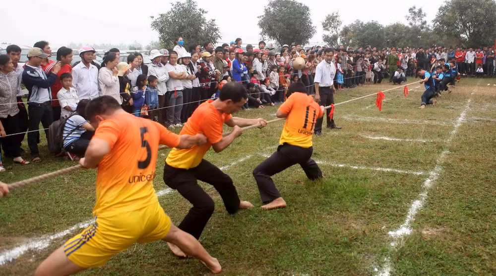 Hà Tĩnh: Tưng bừng khai hội chùa Hương Tích năm 2015 ảnh 4