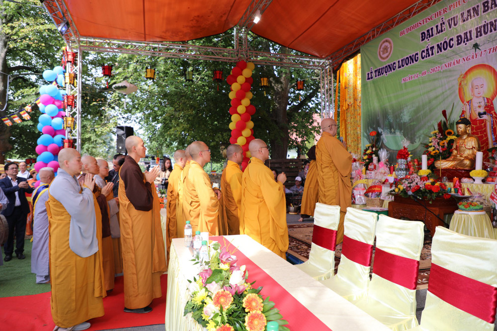 Tổ chức Đại lễ Vu Lan báo hiếu tại chùa Phúc Lâm ở Đức ảnh 1