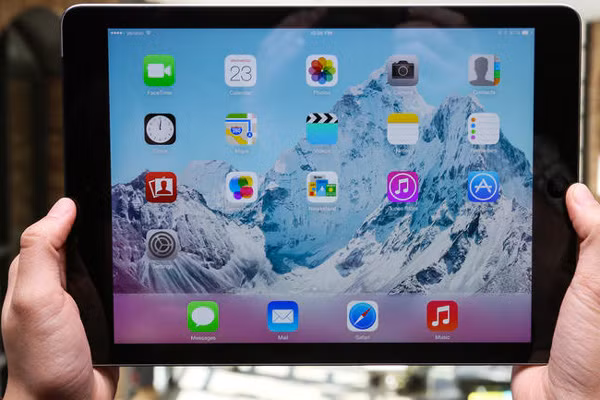 Cư dân mạng Việt hồ hởi với iPad Air 2, “ném đá “ iPad Mini 3 ảnh 1