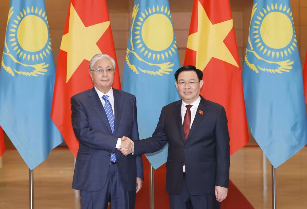 Phát triển mạnh mẽ hơn nữa quan hệ nghị viện Việt Nam-Kazakhstan ảnh 1