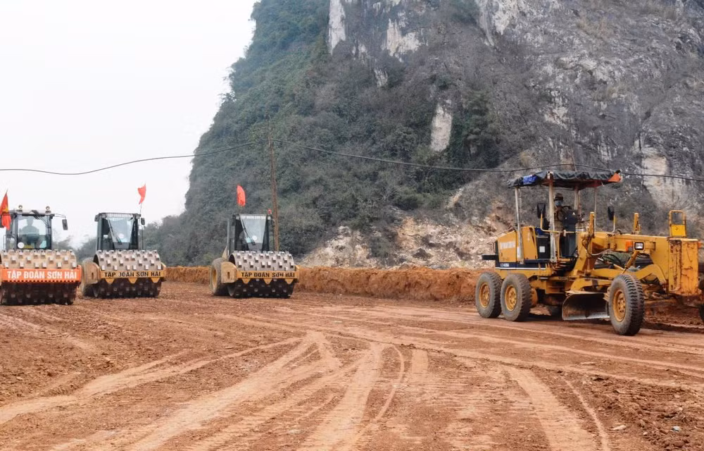 Đã bàn giao gần 644km mặt bằng dự án đường cao tốc Bắc-Nam ảnh 1